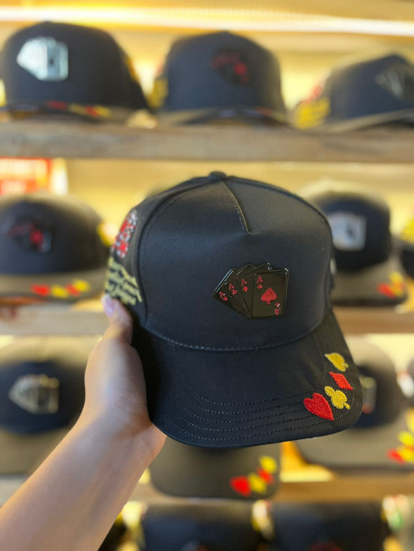 🎩🃏 ¡LA GORRA DEL JUGADOR! 🃏♠️ Apuesta con Estilo 🎲🔥
